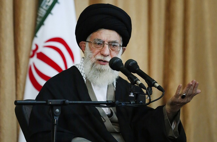 Аятолла Хаменеи раскритиковал экономическую ситуацию в Иране