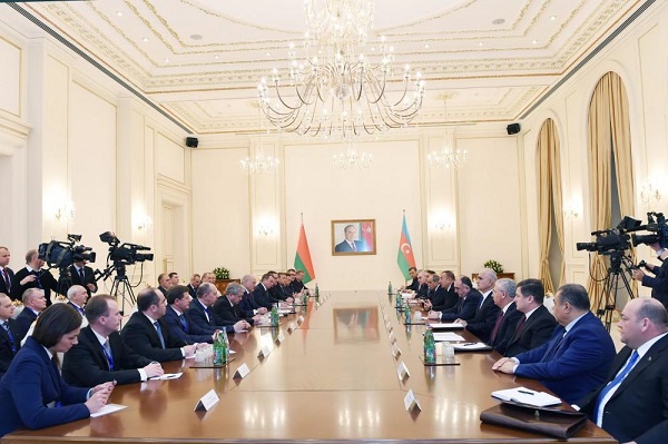 Состоялась встреча президентов Азербайджана и Беларуси в расширенном составе - ФОТО