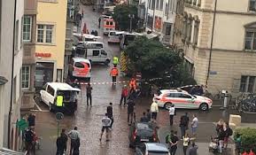 Мужчина с бензопилой ранил пять человек в Швейцарии