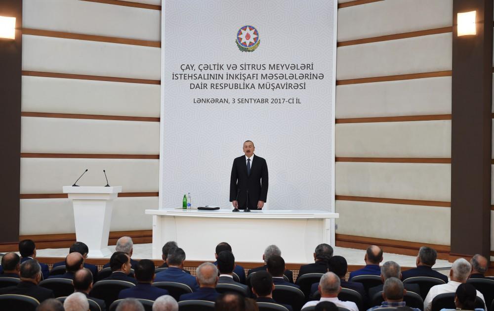 Ильхам Алиев проводит совещание в Лянкяране (ОБНОВЛЕНО)