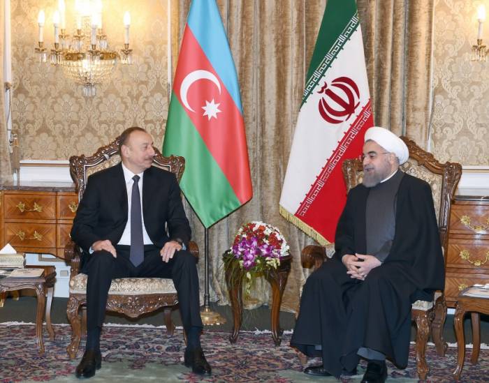 Ильхам Алиев позвонил президенту Ирана