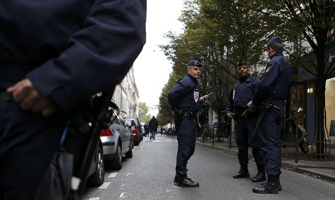 Париж: У террориста нашли записку с присягой на верность ИГ