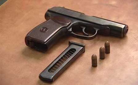 В Бакинском аэропорту задержан вооруженный человек
