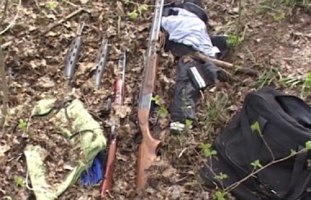 На нардаранском кладбище обнаружен оружейный схрон