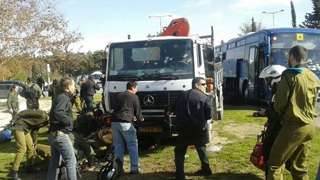 Теракт в Иерусалиме: грузовик протаранил толпу - ОБНОВЛЕНО