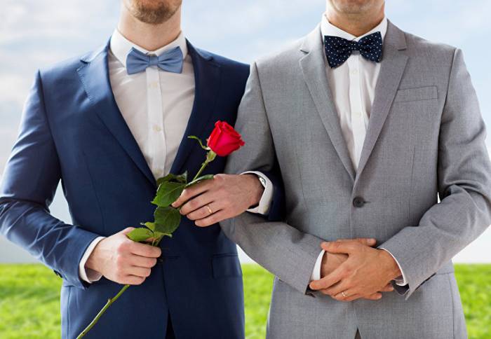 В Колумбии был заключен первый брак между тремя мужчинами 