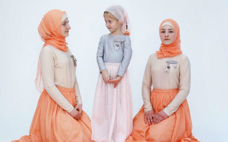 Младшие дочери Кадырова снялись для модного бренда своей сестры