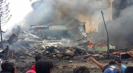 В Индонезии потерпел крушение американский военный самолёт