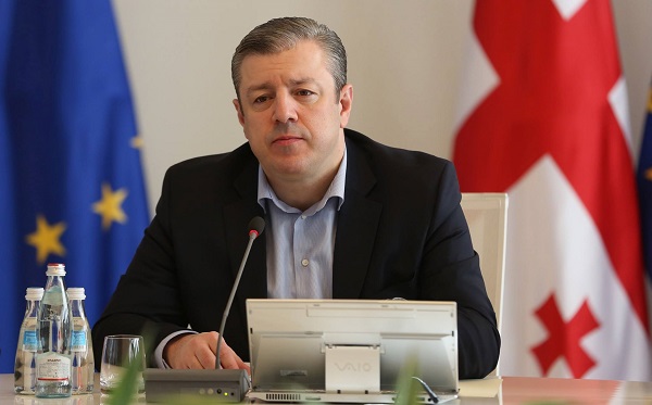 Квирикашвили принял отставку министра обороны 