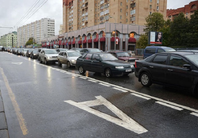 На этих улицах Баку проложат специальные полосы движения