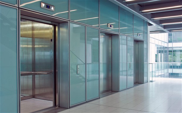 В бакинских лифтах установят специальные устройства