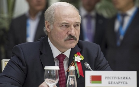 Лукашенко требует "не дубасить" Россию на саммите в Риге