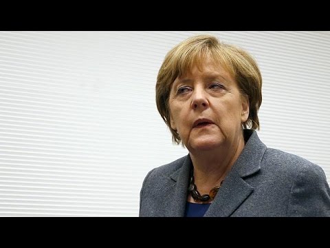 Меркель призвали уйти вместе с мигрантами - Euronews