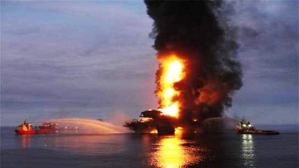 С морского месторождения «Гюнешли» уже спасены 25 человек - ВИДЕО 