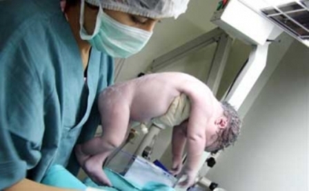 Младенец умер сразу после рождения