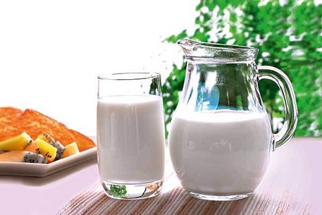В Нидерландах в молоке обнаружен смертельно опасный яд