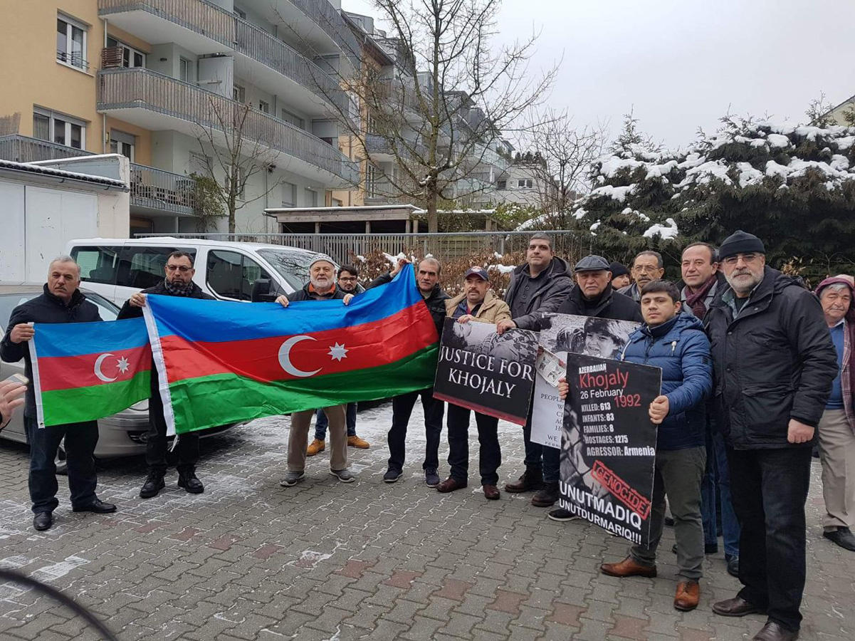 В Мюнхене проведена акция протеста в связи с Ходжалинским геноцидом (ФОТО)