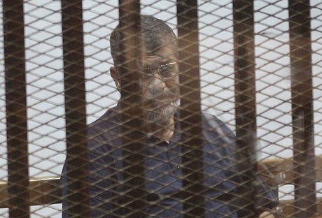 Суд перенес процесс дела Мурси