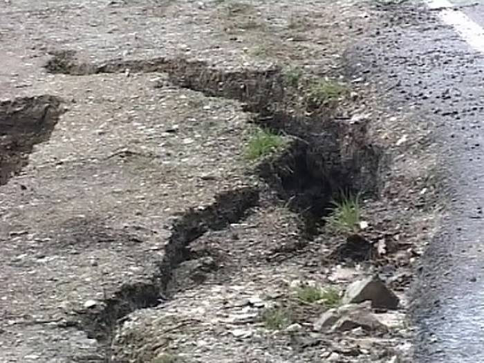 Оползни активизировались на трассе Баку-Шамахы