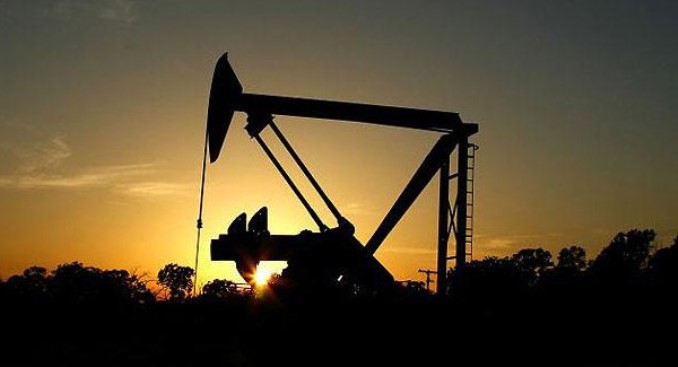 Нефть продолжает дорожать на данных о сокращении числа буровых в США