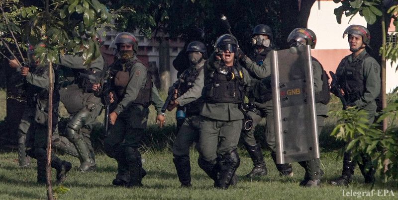 В Венесуэле военные вторглись в здание парламента