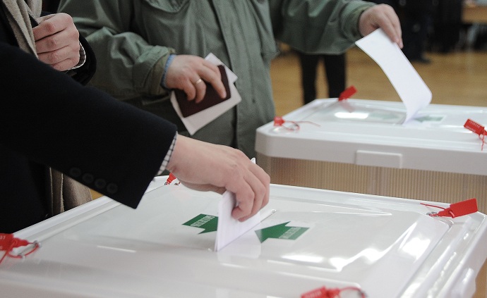 В Азербайджане проходят повторные парламентские выборы 