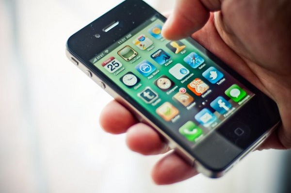 Apple сообщила о снижении продаж смартфонов iPhone