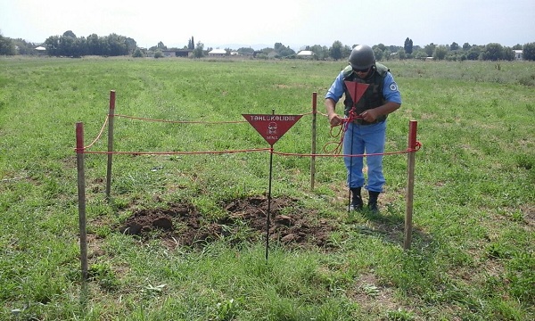 В районах Азербайджана обнаружены неразорвавшиеся боеприпасы