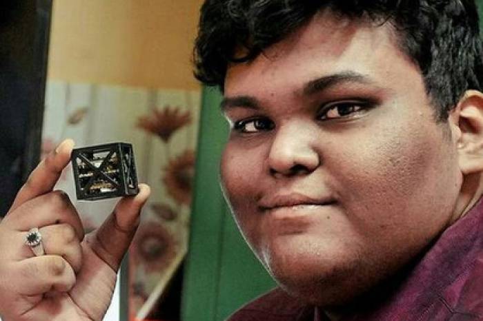 Индийский студент собрал самый маленький спутник в мире