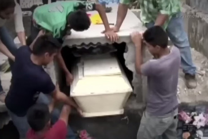 В Гондурасе беременная девушка очнулась в гробу - ВИДЕО
