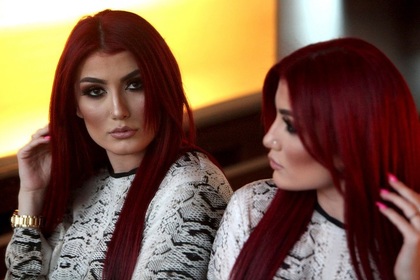 Курдская поп-звезда Хелли Лав призвала бороться с ИГ