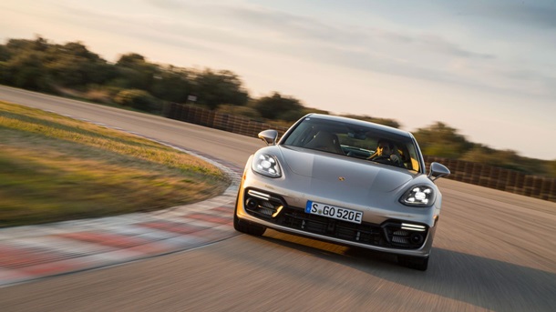 Porsche начнет продажи Panamera Turbo S E-Hybrid на 680 лошадиных сил