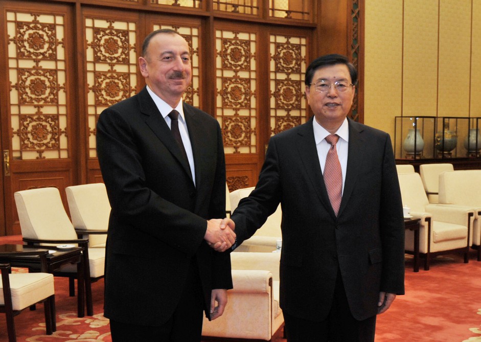 Ильхам Алиев встретился с председателем парламента Китая
