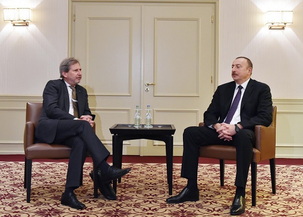 Ильхам Алиев встретился с еврокомиссаром Йоханнесом Ханом – ФОТО