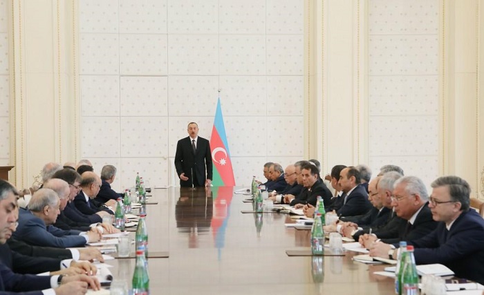 Ильхам Алиев: МГ должна усилить давление на оккупационную политику Армении
