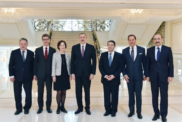 Ильхам Алиев принял делегацию во главе с генсеком ВТО ООН - ФОТО