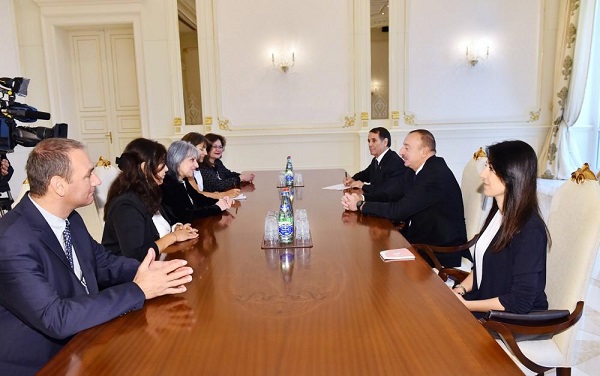 Ильхам Алиев принял делегацию во главе с вице-президентом Болгарии - ФОТО