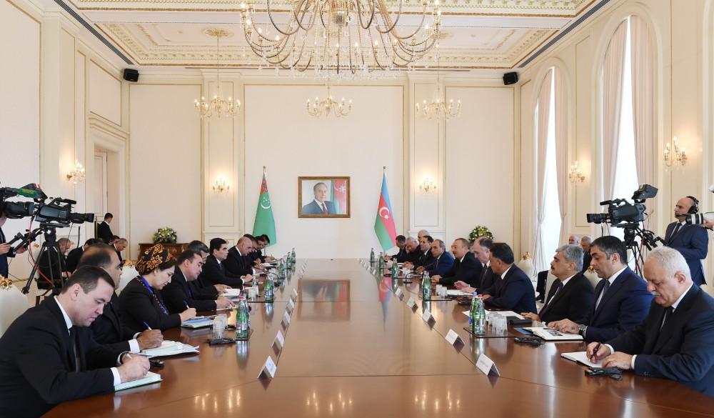Президент о двухсторонних связях с Туркменистаном 
