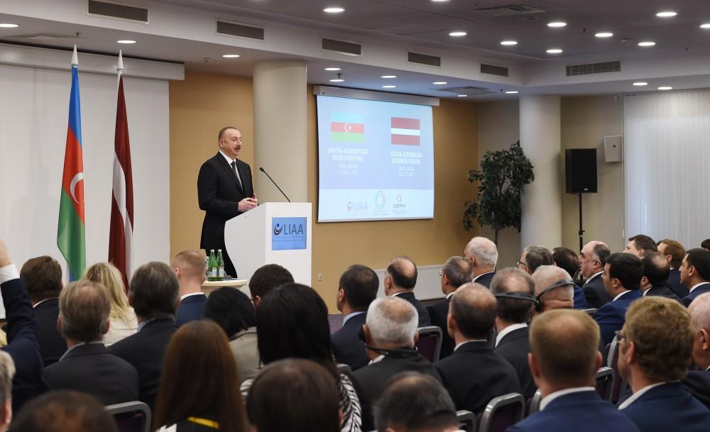 Риге прошел азербайджано-латвийский бизнес-форум (ФОТО)