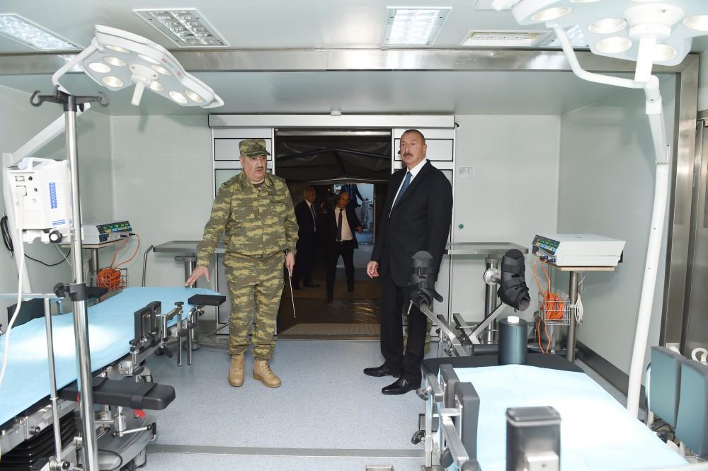 Ильхам Алиев ознакомился с возможностями мобильного полевого хирургического госпиталя(ФОТО)
