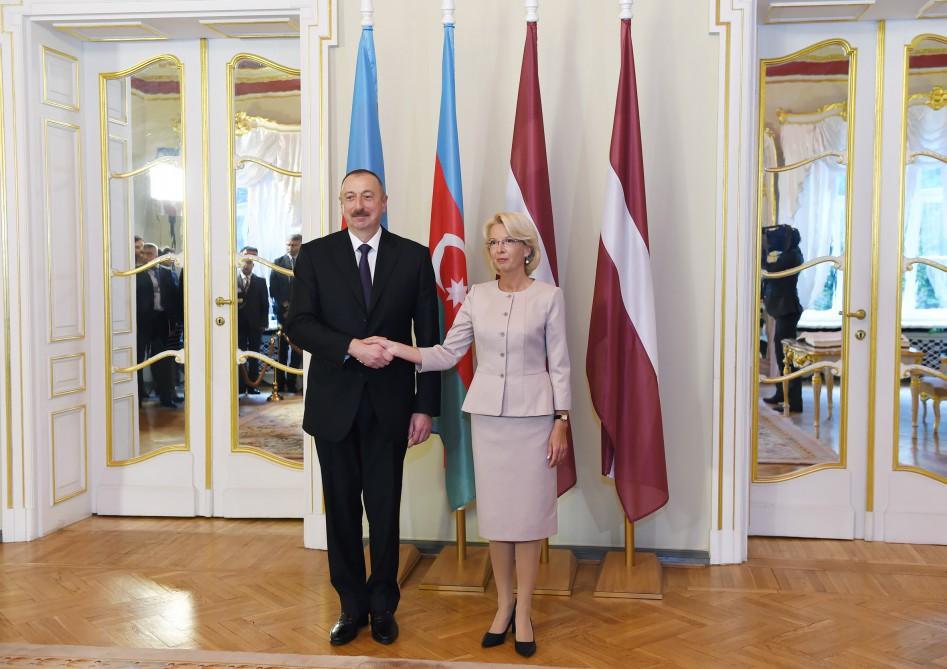 Президент встретился с председателем Сейма Латвии (ФОТО)