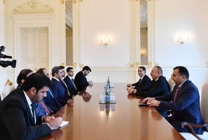 Ильхам Алиев принял делегацию ОАЭ