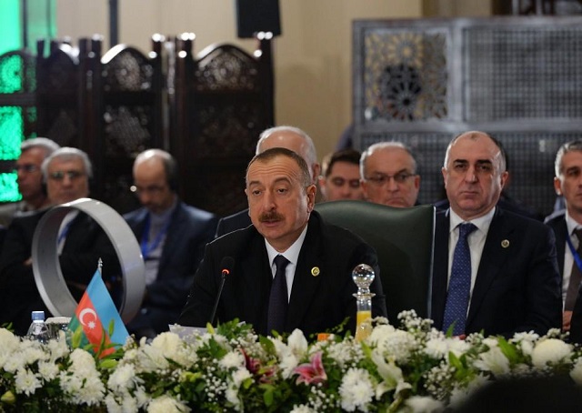 Ильхам Алиев: Армения должна соблюдать резолюции или подвергнуться санкциям