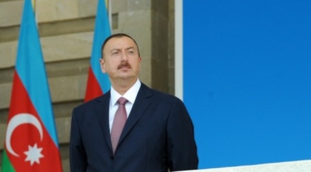 Ильхам Алиев ознакомился с состоянием улиц после реконструкции