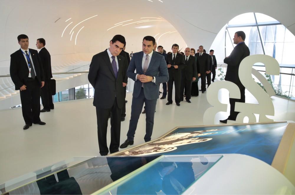 Президент Туркменистана посетил Центр Гейдара Алиева - ФОТО