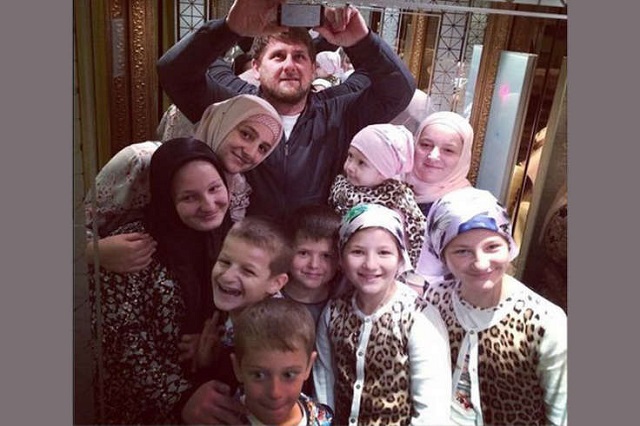 Дочери Рамзана Кадырова снялись в клипе - ВИДЕО