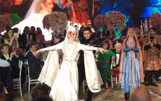 Саргсян на свадьбе, где играет азербайджанская музыка – ВИДЕО