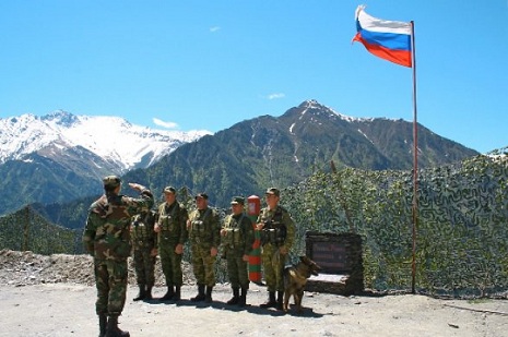 Российские пограничники захватывают дорогу, связывающую Азербайджан с Турцией