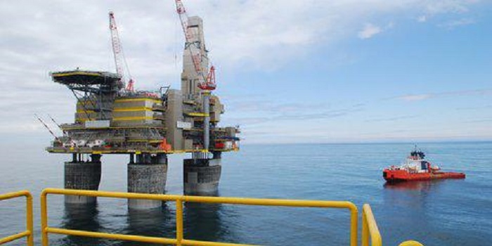 SOCAR эвакуирует нефтяников с морских объектов
