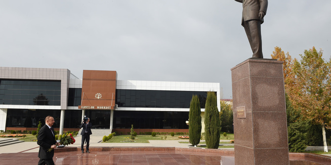 Ильхам Алиев прибыл с визитом в Бейлаганский район